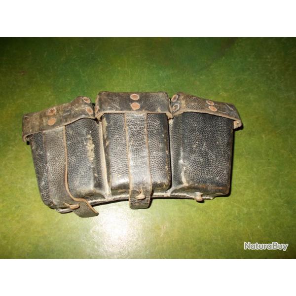 ancienne cartouchiere soldat allemand militaria ww2 1939 145 cuir epais cousu marquage freiberg 1943