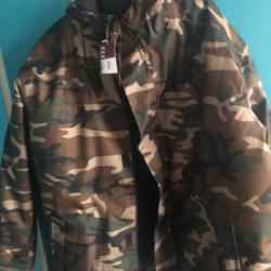 Vend veste de chasse neuf camo avec capuche double polaire  chaude   taille 2xl