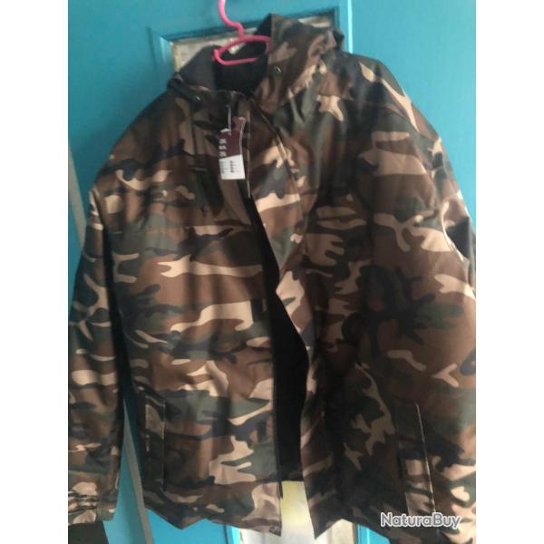 Vend veste de chasse neuf camo avec capuche double polaire  chaude   taille 2xl