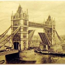 Carte postale ancienne England, London - Tower Bridge 1900's