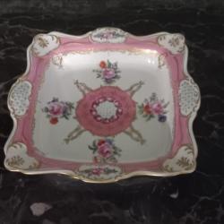 Très joli plat en porcelaine 1970