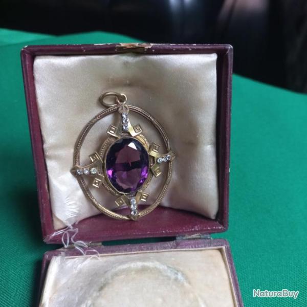 superbe mdaillon  livr avec son crin ...  poque " ART DCO "  pendentif
