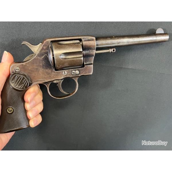 COLT modle 1889 fabrication 1893 cal38lc.  UNE PAIRE DE PLAQUETTE NEUVE SERA FOURNIE