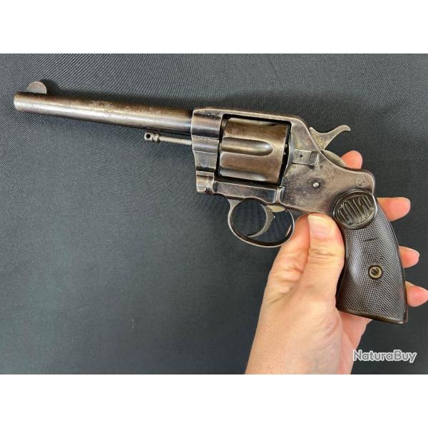 COLT modle 1889 fabrication 1893 cal38lc.  UNE PAIRE DE PLAQUETTE NEUVE SERA FOURNIE