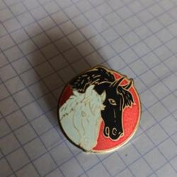 Pin's Cheval chevaux tête ref 315