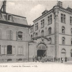 CPA MILITARIA  -  COLMAR  -  CASERNE DES CHASSEURS