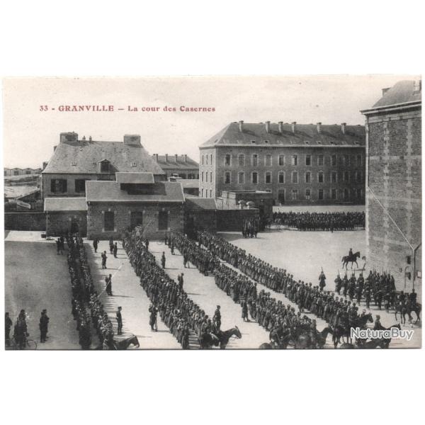 CPA MILITARIA  -  GRANVILLE  -  LA COUR DES CASERNES