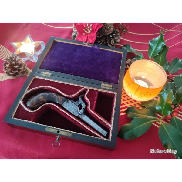 Magnifique coffret luxe contenant son pistolet  coffre canon rayures cheveux crosse ronce de noyer