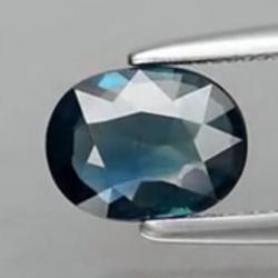 Saphir naturel bleu verdâtre, 0.81 carats, coupe ovale, VVS, Madagascar (non chauffé et non traité)