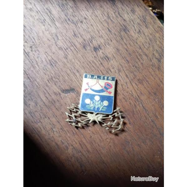 Insigne militaire ba115