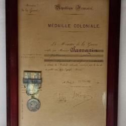 Médaille colonial et son diplôme années 20 MAROC