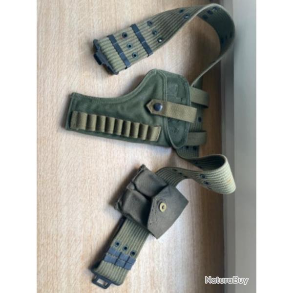 Ceinturon avec holster et porte chargeur WW2