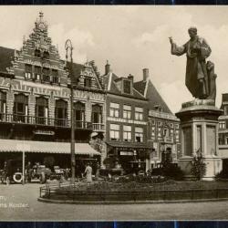 Carte postale ancienne Netherlands - Haarlem Standb Laurens Koster 1900