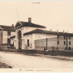 CPA MILITARIA  -  CASTRES  -  QUARTIER FAYOLLES