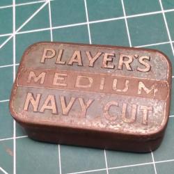 BOITE DE TABAC ANGLAIS PLAYERS MEDIUM NAVY CUT, METALLIQUE, VIDE