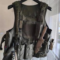 Gilet porte plaque tactique type YAKEDA + accessoires