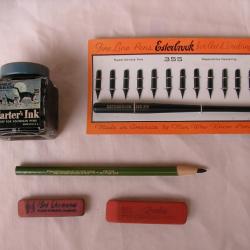 WW2 US LOT PAPETERIE CANTONNEMENT POUR SOLDAT AMERICAIN GOMMES LOT DE PLUMES ENCRIER CRAYON