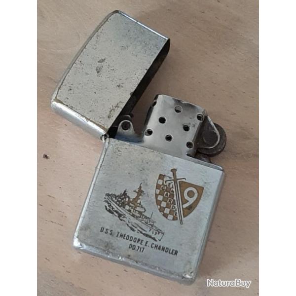 Zippo marine US btiment de guerre. Insigne de rgiment. Priode Guerre du Vietnam. Rare.