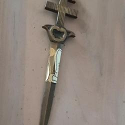 Coupe papier ouvre lettres Croix de Lorraine en bronze hommage au Général De Gaulle.