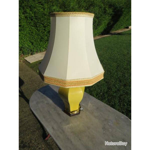 Ancienne grande Lampe vintage en cramique maill de couleur jaune (Vers 1960)