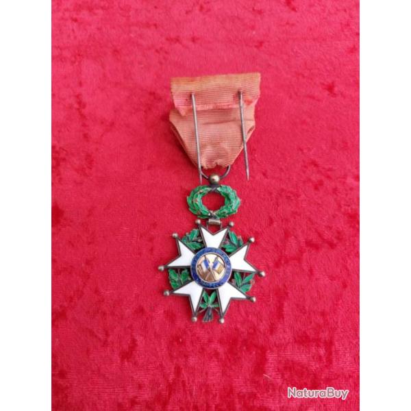 Mdaille d'officier de lgion d'honneur en argent trs bel tat