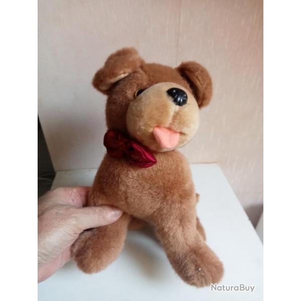 peluche petit chien Hauteur 27 cm x 20 cm