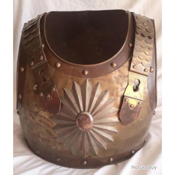 FR382220.a Cuirasse  fond de scne de thtre XIX