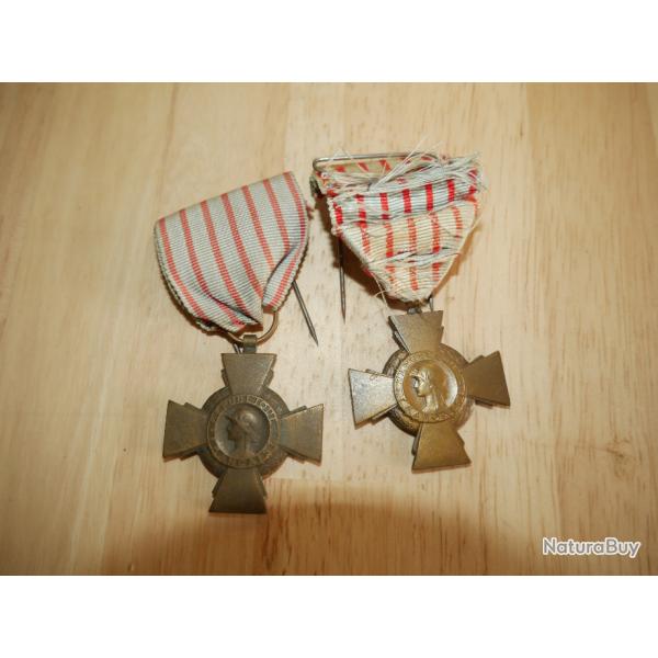 Lot de 2 croix du combattant dans leur jus