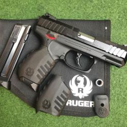 Pistolet RUGER modèle SR22 P - Calibre 22LR - Fileté - 2 chargeurs (Occasion très bon état)