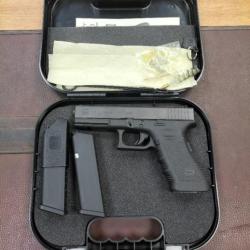 Pistolet Glock 17 gen 3 cal 9x19 pratiquement neuf.