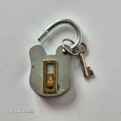 Cadenas Corps en laiton  nickelé, avec 2 clefs, neuf, en parfait état de fonctionnement