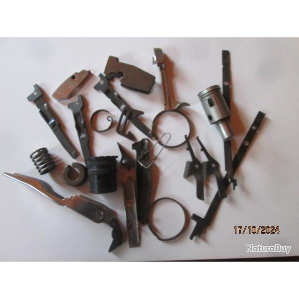 Lot de pieces d'armes de chasse