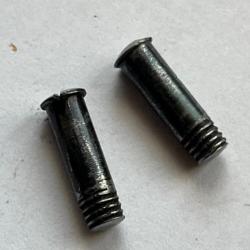 DEUX VISSES  D'ASSEMBLAGE  CARCASSE  POUR PISTOLET  SEMI-AUTOMATIQUE CLEMENT Cat  D.