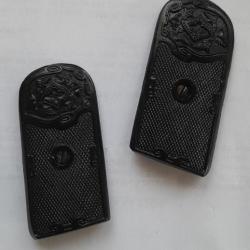 JEUX DE PLAQUETTES POUR PISTOLET  SEMI-AUTOMATIQUE  CHARLES  CLEMENT Cat  D.