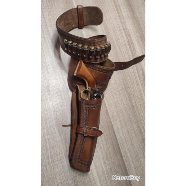 Trs joli ceinturon western et holster buscadero en cuir repouss trs pais pour rvolver