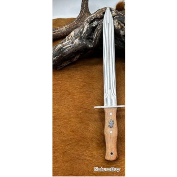 Dague de chasse lame 28cm en acier manche en bois de rose avec sanglier incrust 40.5cm avec etui T