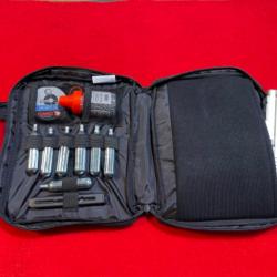 HOUSSE POUR ARME DE POING, AVEC COMPARTIMENTS SPÉCIAUX POUR ARME, CHARGEUR, CO2, MUNITIONS, CIBLES.