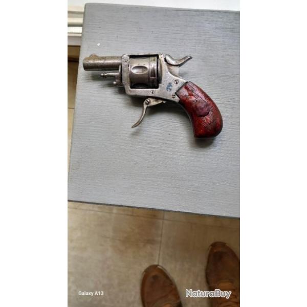 Petit  revolver bull dog calibre  320 pas de prix  de rserve  affaire   saisir  dernier prix