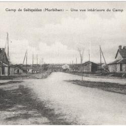 CPA MILITARIA  -  CAMP DE COËTQUIDAN  -  UNE VUE INTÉRIEURE DU CAMP