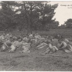 CPA MILITARIA  -  CAMP DE COËTQUIDAN  -  LA SIESTE