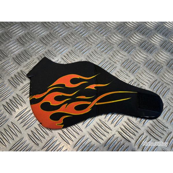 Masque noprne demi flamme noir et orange