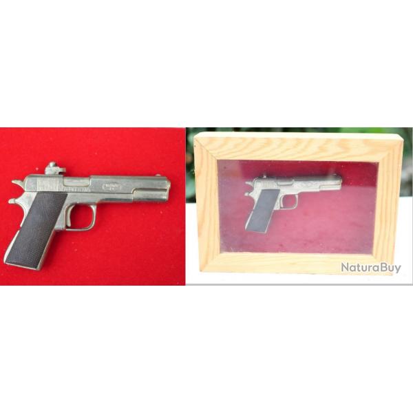 Petite boite cadre avec un pistolet  amorce COLT 45 -  ref EBR24TIR004