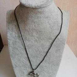 collier ancien  longueur 25 cm fermé