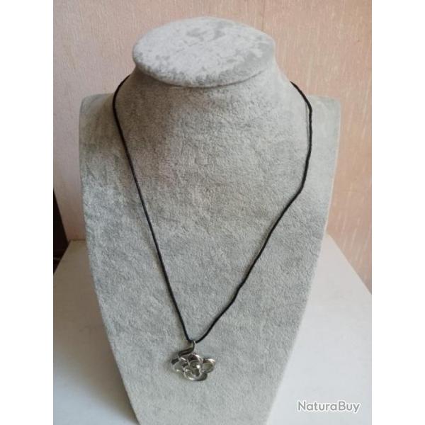 collier ancien  longueur 25 cm ferm