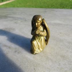 VINTAGE - Ancien sujet en bronze doré patiné représentant un Ange en prière (Fin XIXé-Début XXé)