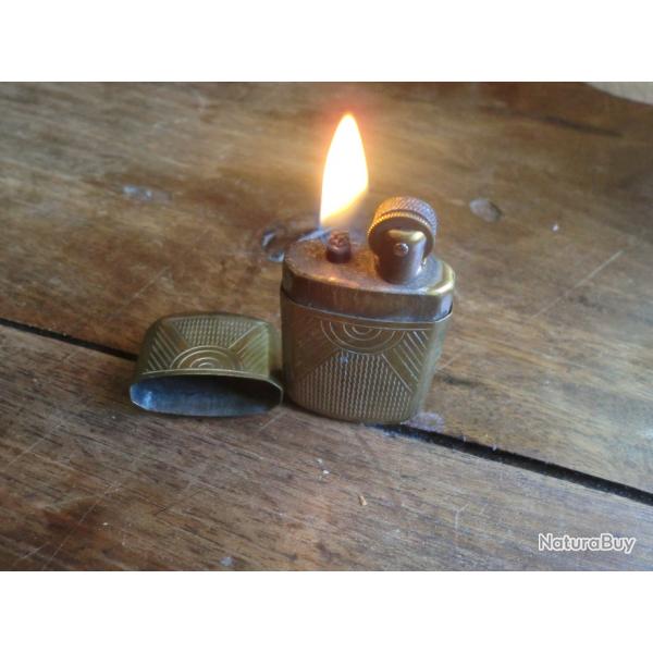 ancien briquet essence