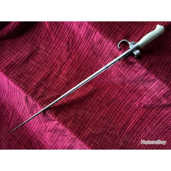 Baonnette LEBEL modle 86 dans l'tat.