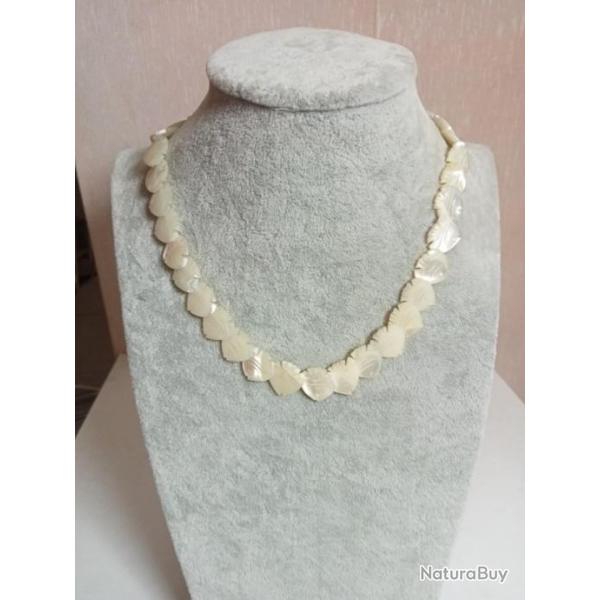 collier ancien en nacre longueur 19 cm ferm