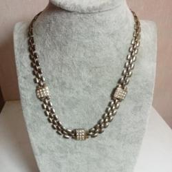 collier ancien  longueur 22,5 cm fermé