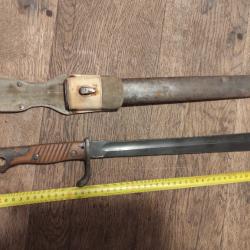 Baïonnette Mauser 36,5cm avec étui et passant ceinturon.